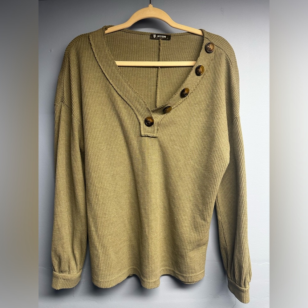V-neck long sleeve